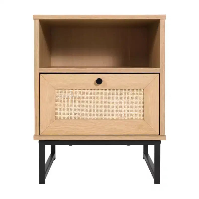 Table de chevet Mid-Century Moderne avec tiroir en rotin, étagère supérieure ouverte et pieds en métal