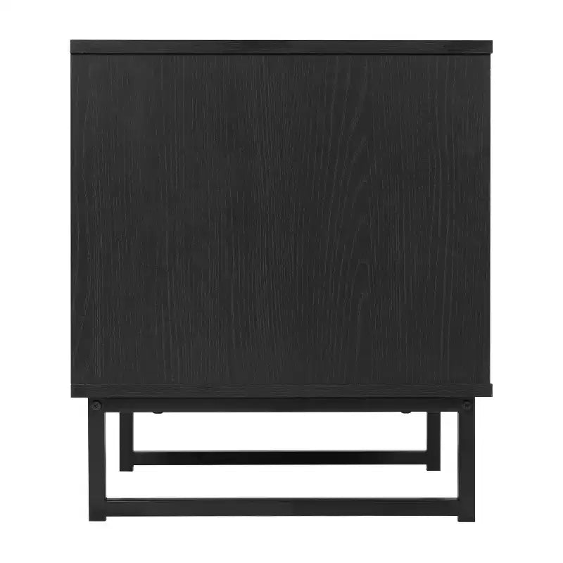 Table de chevet Mid-Century Moderne avec tiroir en rotin, étagère supérieure ouverte et pieds en métal